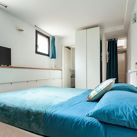ミラノDuplex Luminoso In Zona Residenzialeアパートメント エクステリア 写真